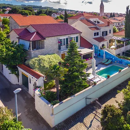 Camellia - Adults Only Apartment Supetar
